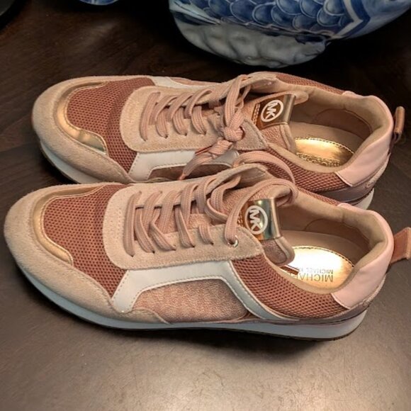 P10 MICHAEL KORS WILMA Trainer Sneakers - Picture 5 of 10